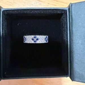 Roberto Coin  Love in Verona band  18 ct with diamonds and sapphires
